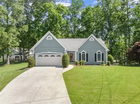 5735 Elm Tree Dr, Buford, GA 30518
