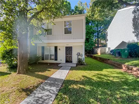 5724 Wells Cir, Stone Mountain, GA 30087