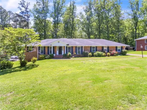 2938 Beechwood Dr, Lithia Springs, GA 30122