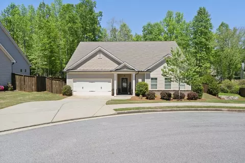 351 Hemlock Ct, Hoschton, GA 30548