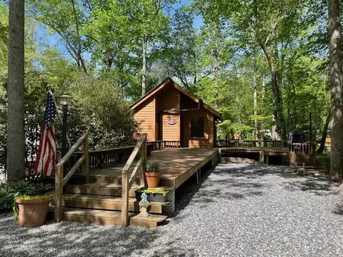 509 Hidden Valley Rd, Cleveland, GA 30528