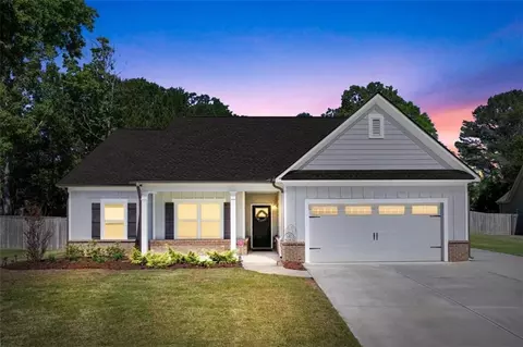 1209 Royal Ln, Loganville, GA 30052