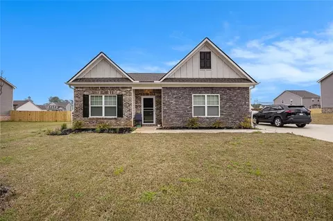 830 Robbie Ln, Monroe, GA 30655