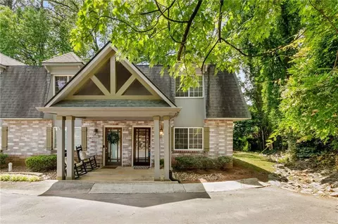 155 Rondak Cir SE, Smyrna, GA 30080