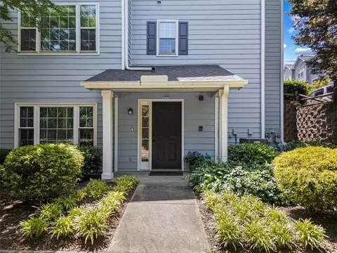 301 Vinings Forest Cir SE, Smyrna, GA 30080