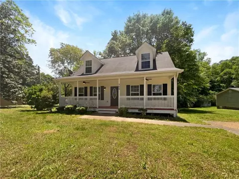 349 Griffin St, Grantville, GA 30220