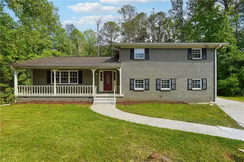 1302 Mannbrook Dr, Stone Mountain, GA 30083