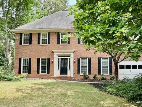 525 S Shore Pl, Roswell, GA 30076