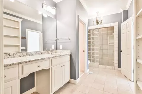 Bath - 2433 Thurleston Ln, Duluth, GA 30097 photo 6 of 8
