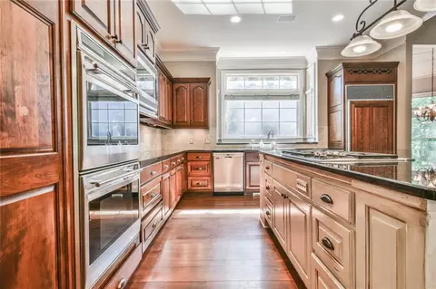 Kitchen - 2433 Thurleston Ln, Duluth, GA 30097 photo 5 of 8