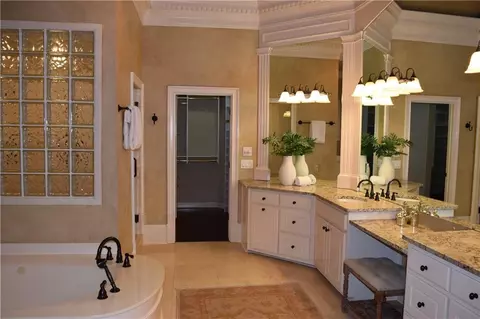 Bath - 2433 Thurleston Ln, Duluth, GA 30097 photo 1 of 8