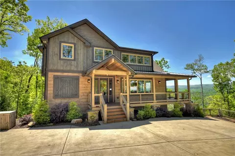 562 Blue Ridge Heights Dr, Blue Ridge, GA 30513