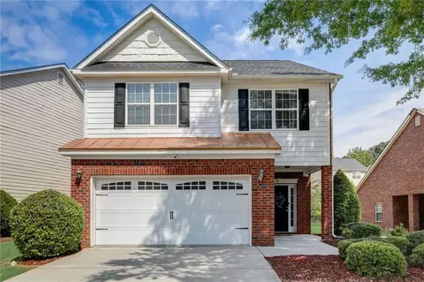 320 Clover Brook Dr, Locust Grove, GA 30248