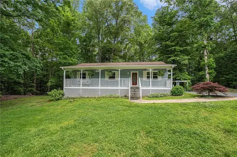 212 River Trace Dr, Dahlonega, GA 30533