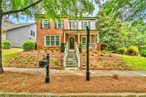 800 Village Crest Dr, Suwanee, GA 30024