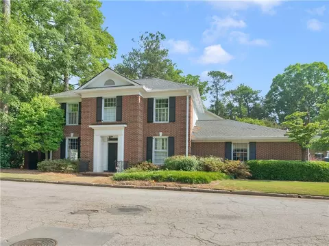 631 Pinetree Dr, Decatur, GA 30030