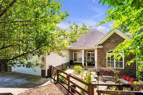 172 Corner Oak Ct, Waleska, GA 30183