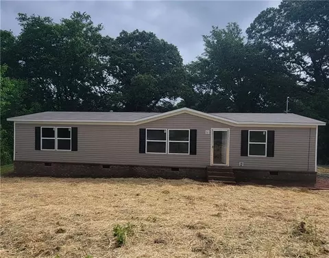 121 Landing Dr NW, Calhoun, GA 30701