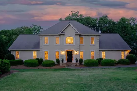 8705 Lake Glen Ct, Johns Creek, GA 30022