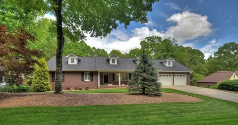 135 Westwoods Dr, Ellijay, GA 30540