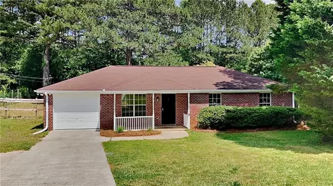 930 Steele Dr, Hampton, GA 30228