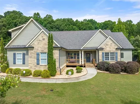 343 Woods Creek Rd, Jefferson, GA 30549
