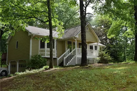 24 Indian Springs Dr NE, Rydal, GA 30171