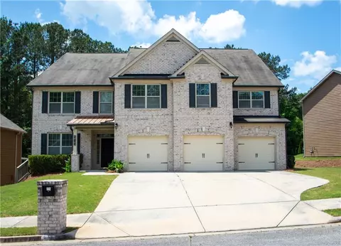 513 Ironstone Dr, Fairburn, GA 30213