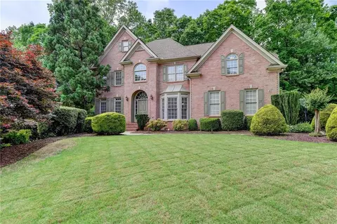 6072 Thunder Woods Trl, Sugar Hill, GA 30518