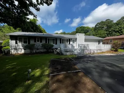 1418 Rockmoor Ct, Stone Mountain, GA 30088