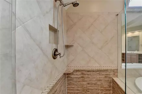 Bath - 1675 Briergate Dr, Duluth, GA 30097 photo 3 of 6
