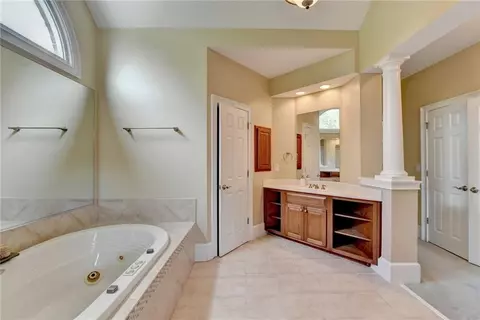 Bath - 1675 Briergate Dr, Duluth, GA 30097 photo 4 of 6