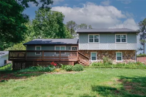 1366 Raintree Dr, Snellville, GA 30078