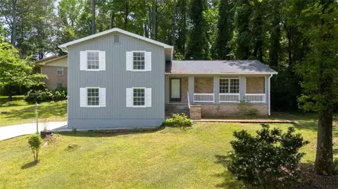 584 S Rays Rd S, Stone Mountain, GA 30083