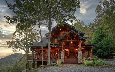 736 Timberwood Dr, Blue Ridge, GA 30513