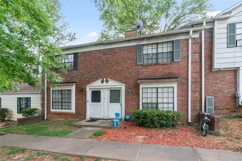 6595 Sleepy Hollow Ln, Morrow, GA 30260