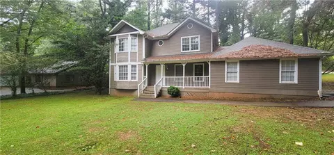 800 Post Road Cir, Stone Mountain, GA 30088