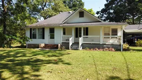 555 Compton Rd, Silver Creek, GA 30173