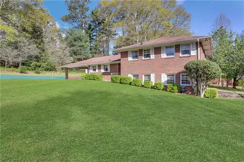 141 Sims St, Winder, GA 30680