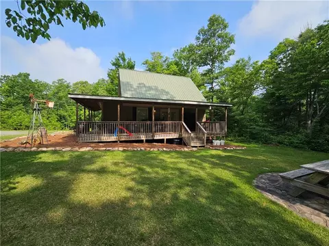 131 Sycamore Dr, Cleveland, GA 30528