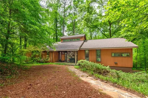 3075 Berry Rd, Loganville, GA 30052
