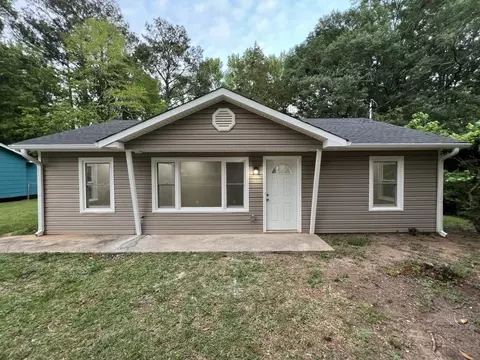 818 Pamela Dr, Griffin, GA 30224