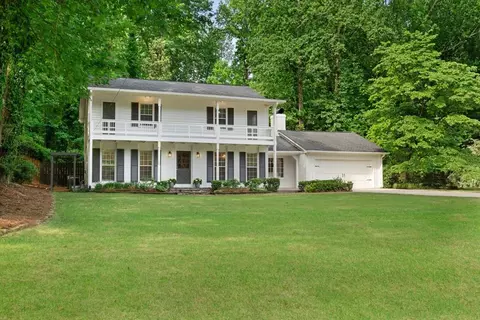 650 Edgewater Trl, Atlanta, GA 30328