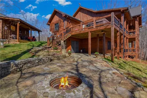 542 Huckleberry Cv, Jasper, GA 30143