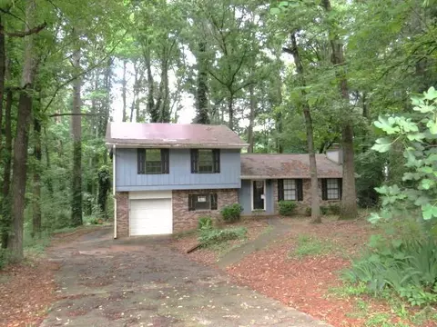 2424 White Cir, Snellville, GA 30039