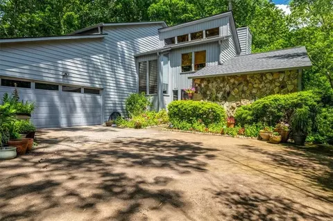 610 Farmbrook Trl NE, Kennesaw, GA 30144 photo 1