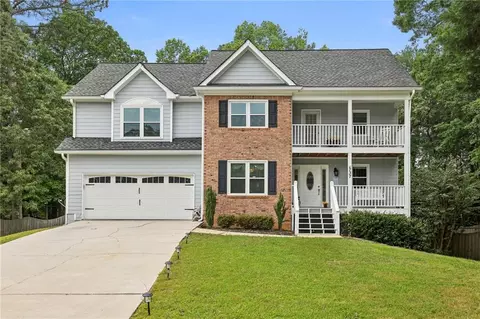 737 Calico Ln, Lawrenceville, GA 30046