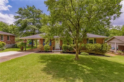 2627 Fox Hills Dr, Decatur, GA 30033