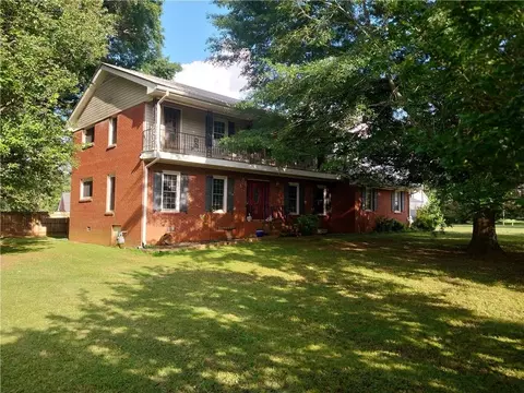 6710 Heardsville Rd, Cumming, GA 30040
