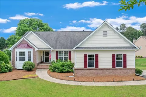 31 Downing St, Hoschton, GA 30548